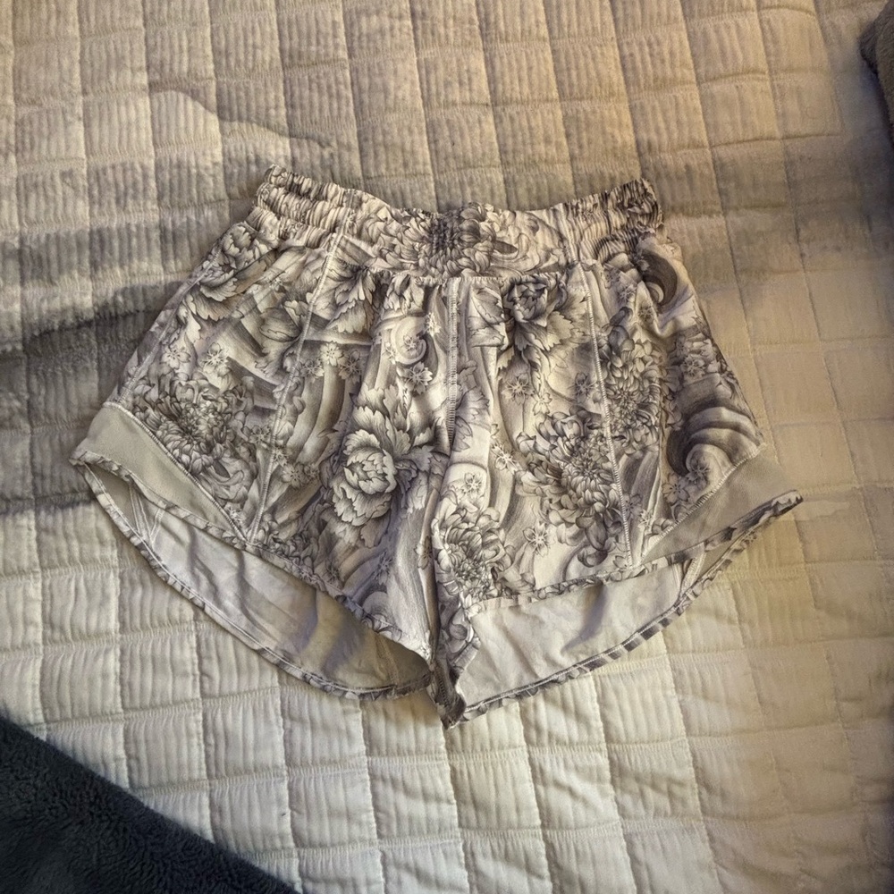Lululemon Hotty Hot Floral Patterned Shorts